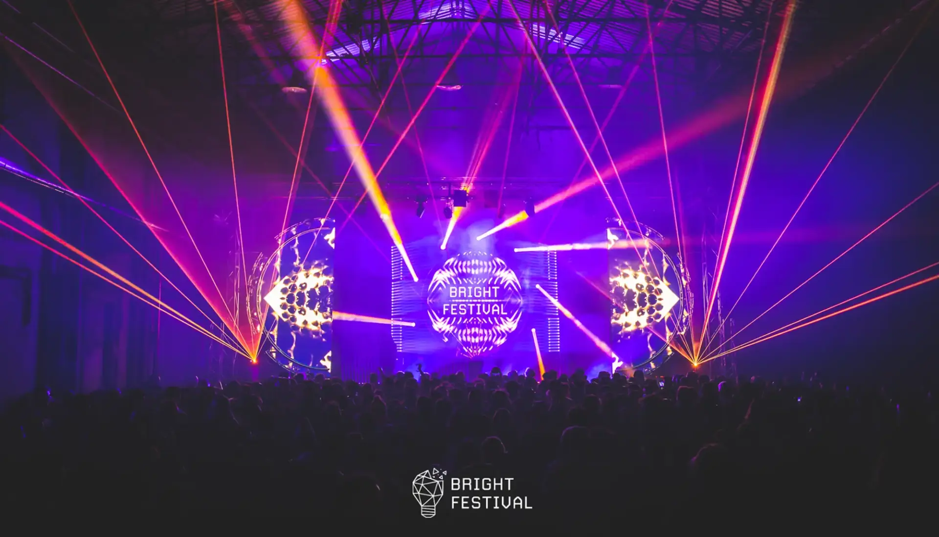 Les meilleurs festivals techno en Italie en 2025 - Bright festival festival techno italie tenue de festival - Tenue de festival