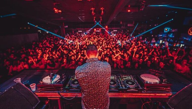 Les meilleurs lieux de soirées techno à Lyon - Le petit salon soirée techno lyon - Tenue de festival