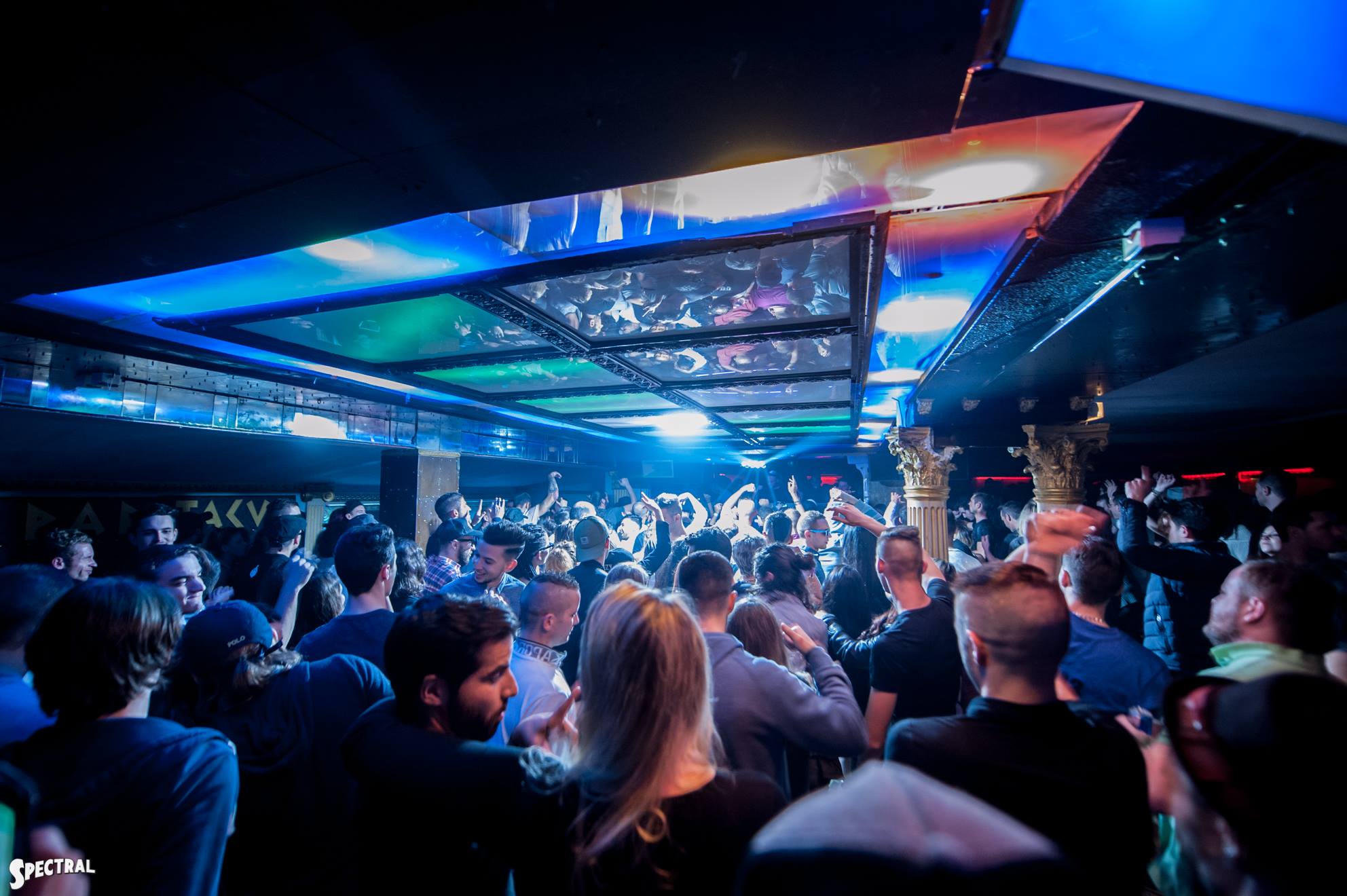 Les meilleurs lieux de soirée techno à Marseille - Spartacus club club soirée techno marseille - Tenue de festival